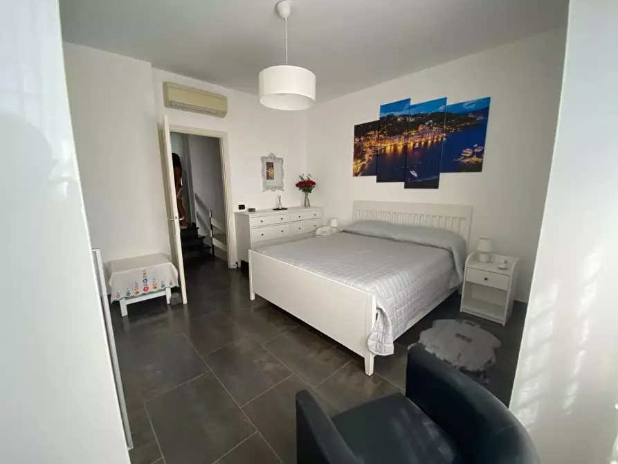 Immagine 77 di Villa in vendita  a Montignoso