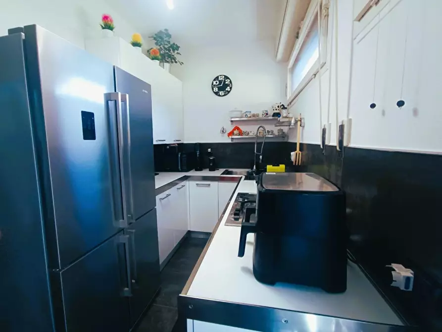 Immagine 57 di Villa in vendita  a Montignoso