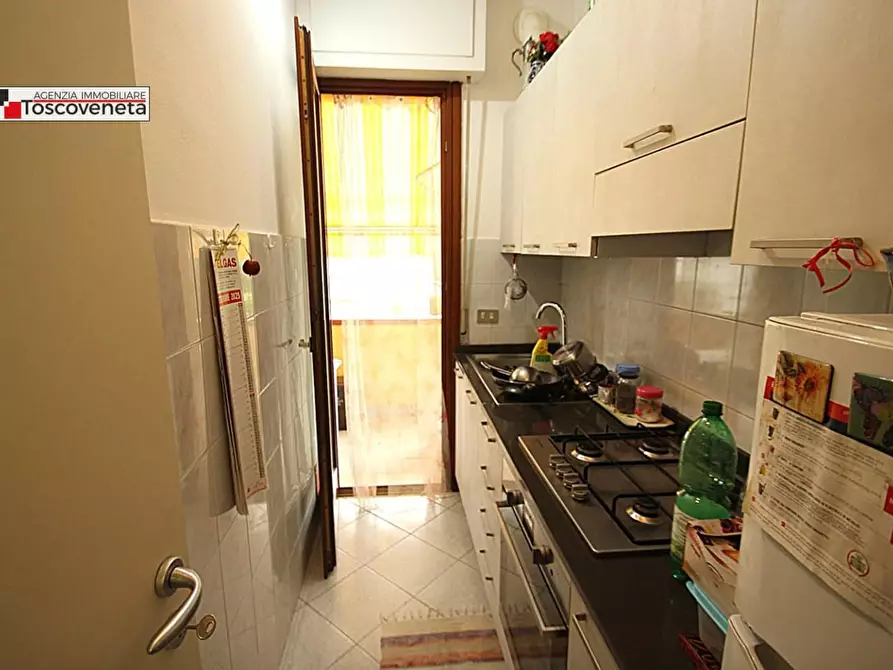 Immagine 6 di Appartamento in vendita  a Lucca