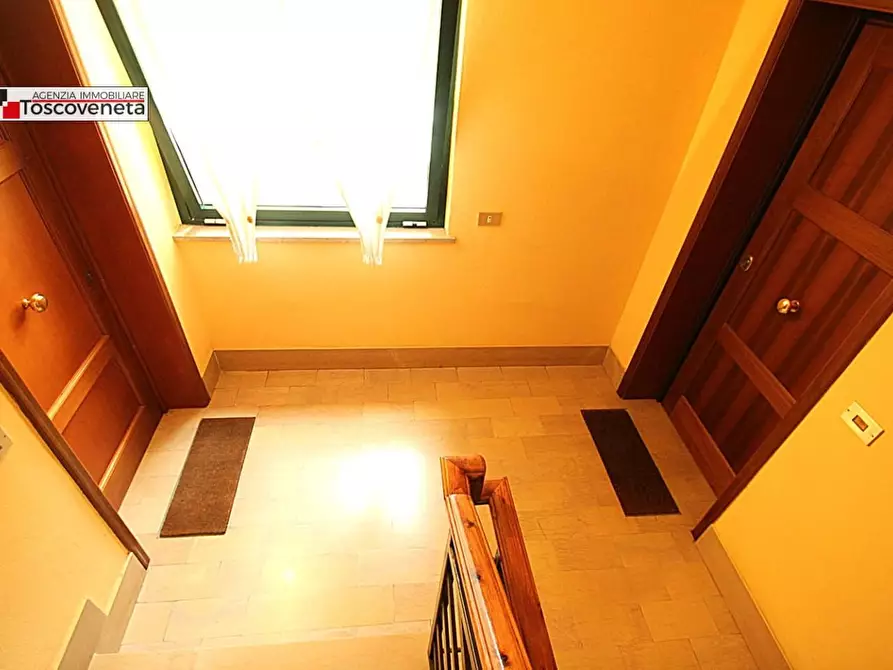 Immagine 20 di Appartamento in vendita  a Lucca