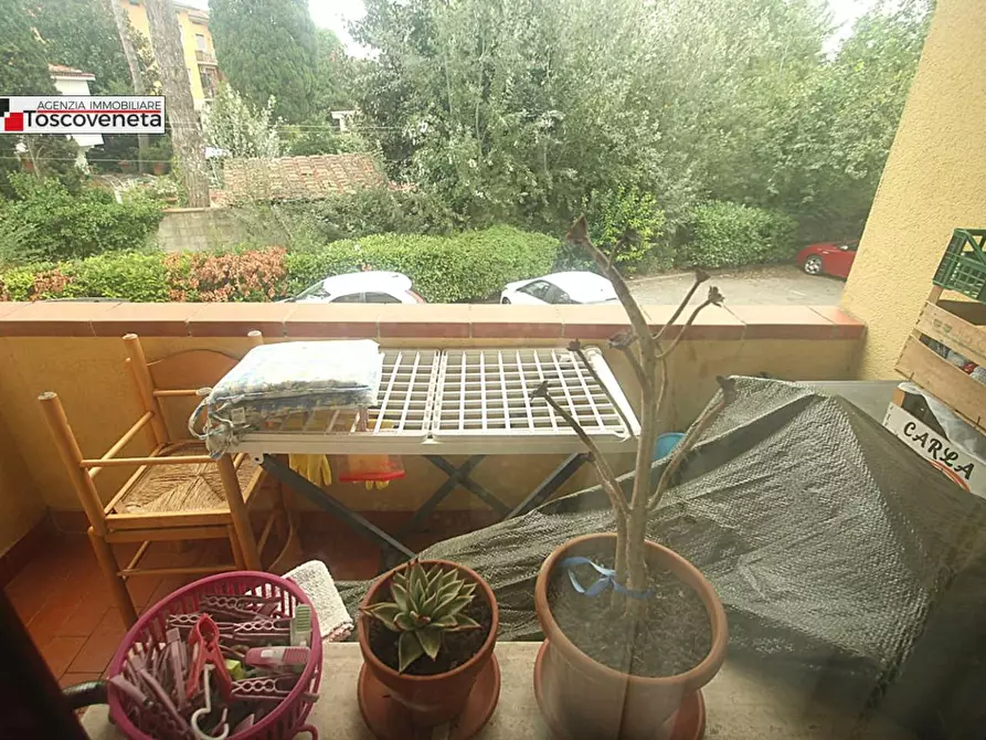 Immagine 15 di Appartamento in vendita  a Lucca