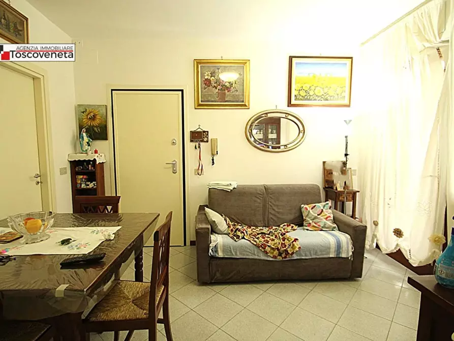 Immagine 4 di Appartamento in vendita  a Lucca