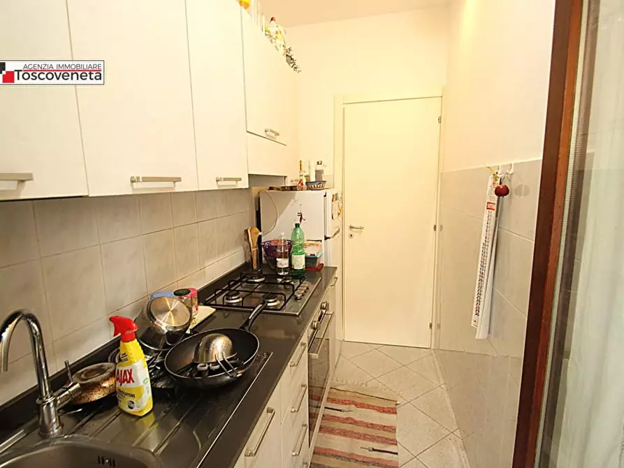 Immagine 7 di Appartamento in vendita  a Lucca