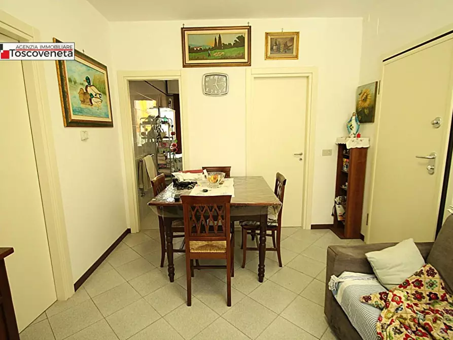 Immagine 3 di Appartamento in vendita  a Lucca