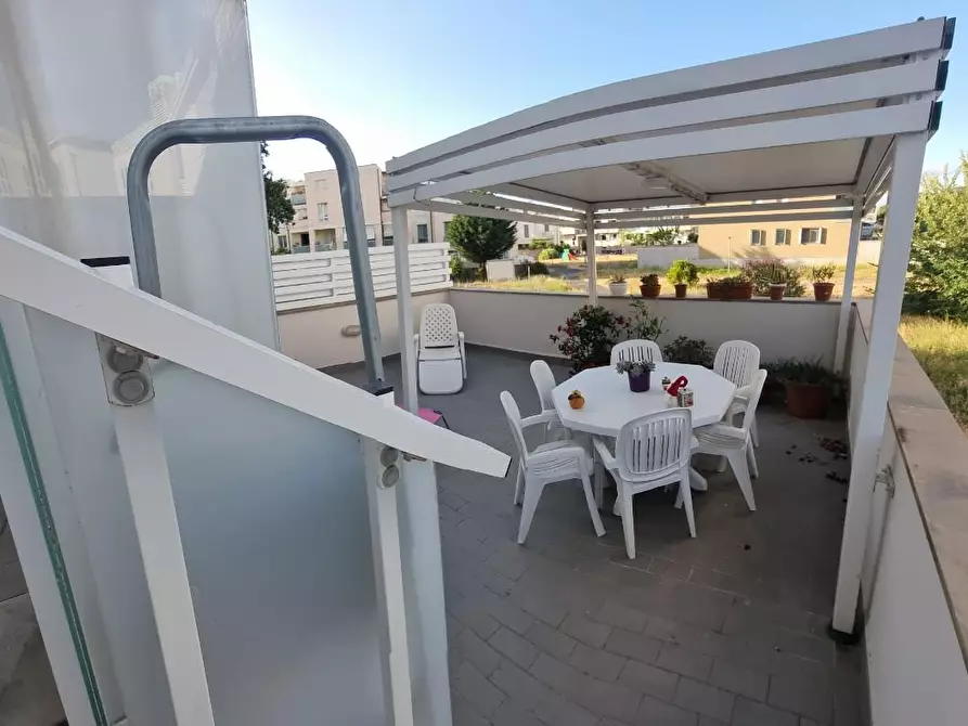 Immagine 1 di Villetta a schiera in vendita  a Livorno