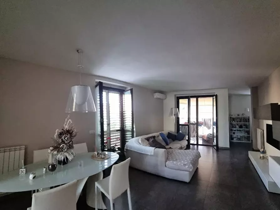 Immagine 2 di Villetta a schiera in vendita  a Livorno