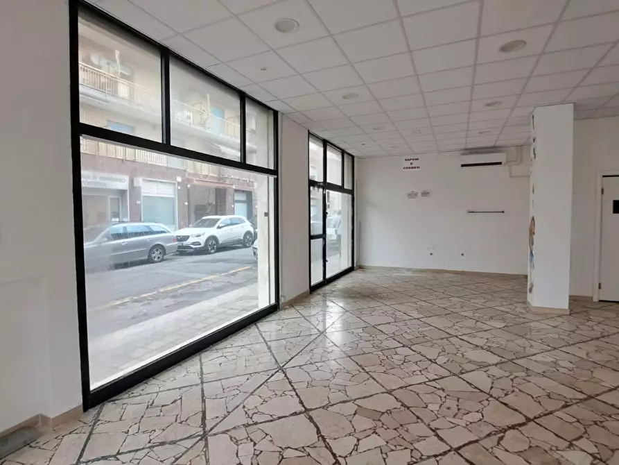 Immagine 3 di Locale commerciale in affitto  a Rosignano Marittimo