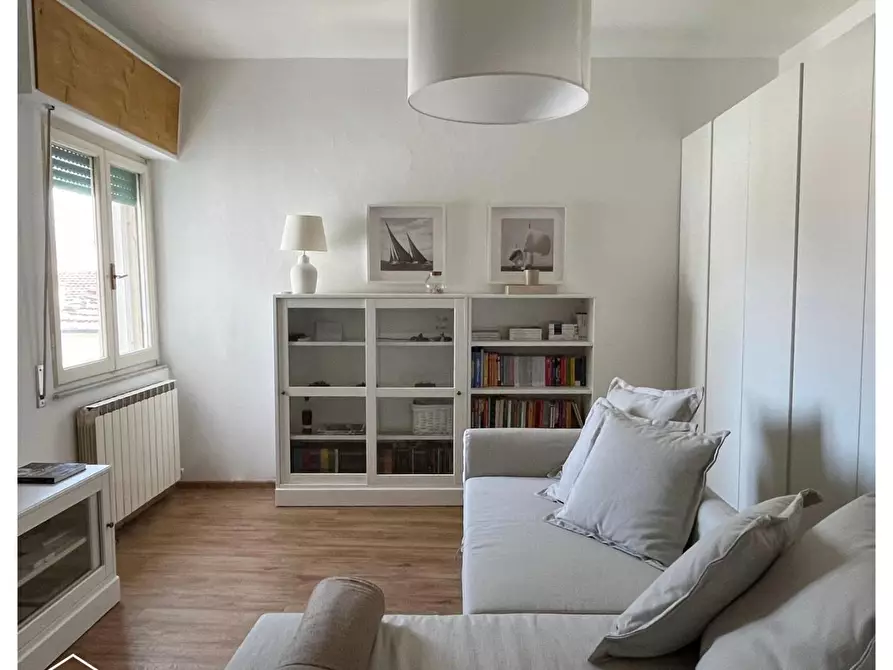 Immagine 3 di Appartamento in vendita  a Viareggio