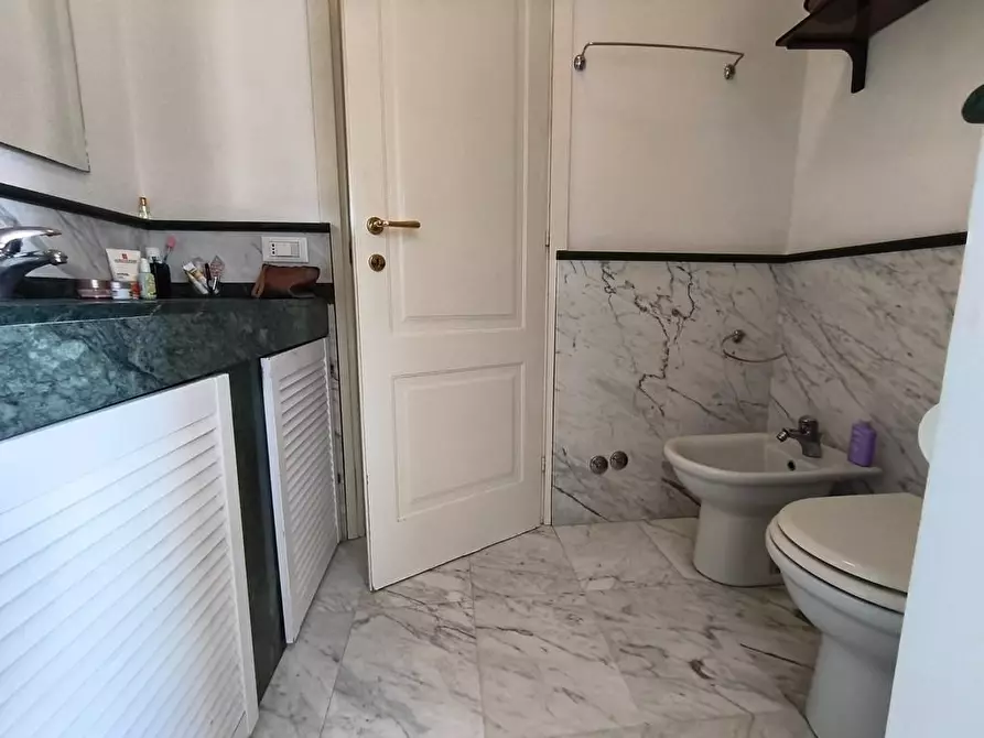 Immagine 17 di Porzione di casa in vendita  a Carrara