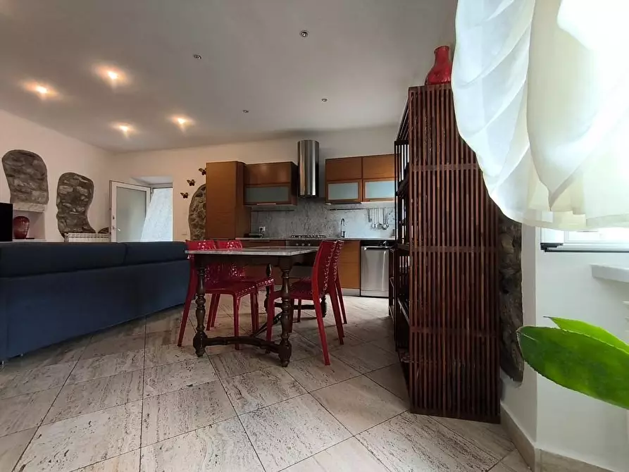 Immagine 5 di Porzione di casa in vendita  a Carrara