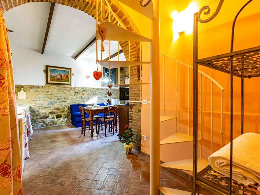 Immagine 12 di Appartamento in vendita  a Chianni