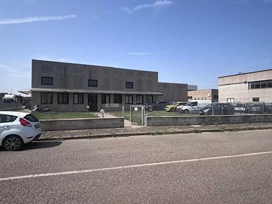 Immagine 3 di Capannone industriale in vendita  a Pontedera