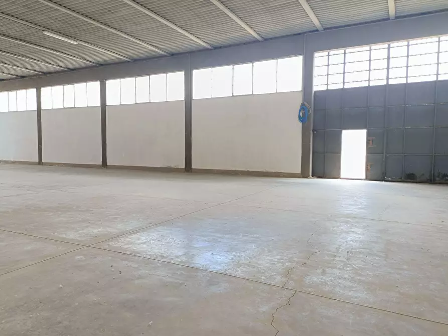 Immagine 17 di Capannone industriale in vendita  a Vinci