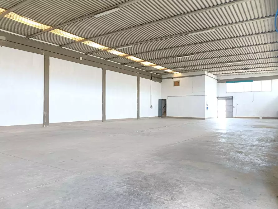 Immagine 15 di Capannone industriale in vendita  a Vinci