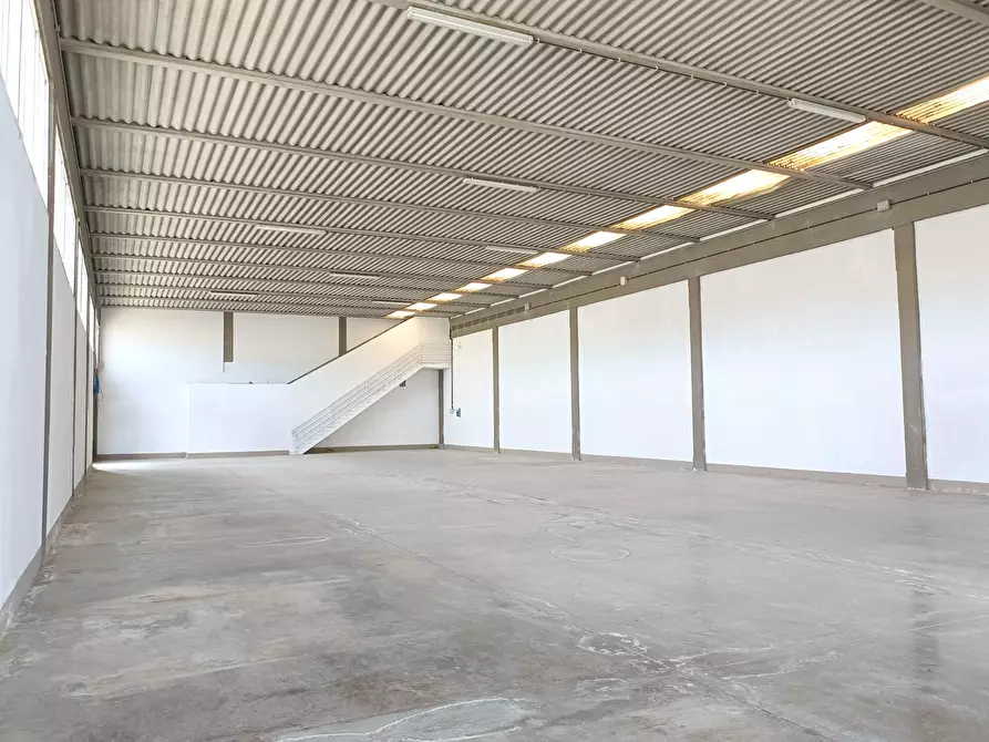 Immagine 5 di Capannone industriale in vendita  a Vinci