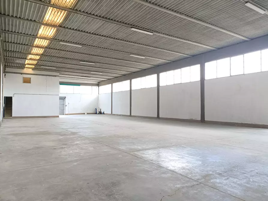 Immagine 8 di Capannone industriale in vendita  a Vinci