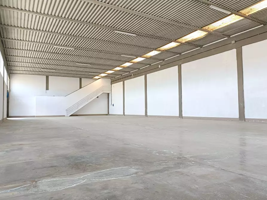 Immagine 18 di Capannone industriale in vendita  a Vinci