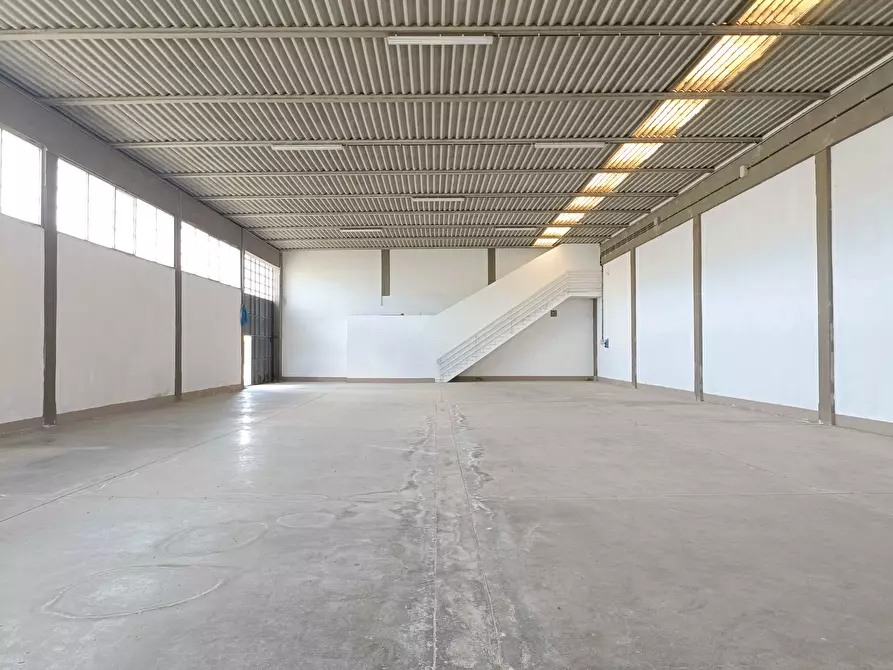 Immagine 13 di Capannone industriale in vendita  a Vinci
