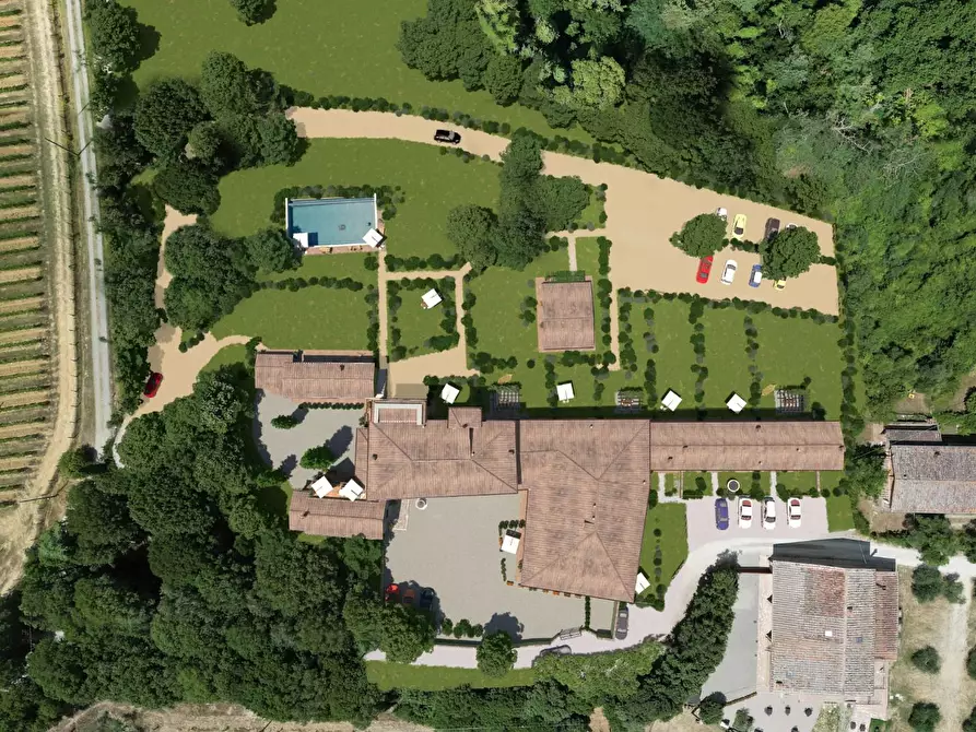 Immagine 9 di Appartamento in vendita  a Siena