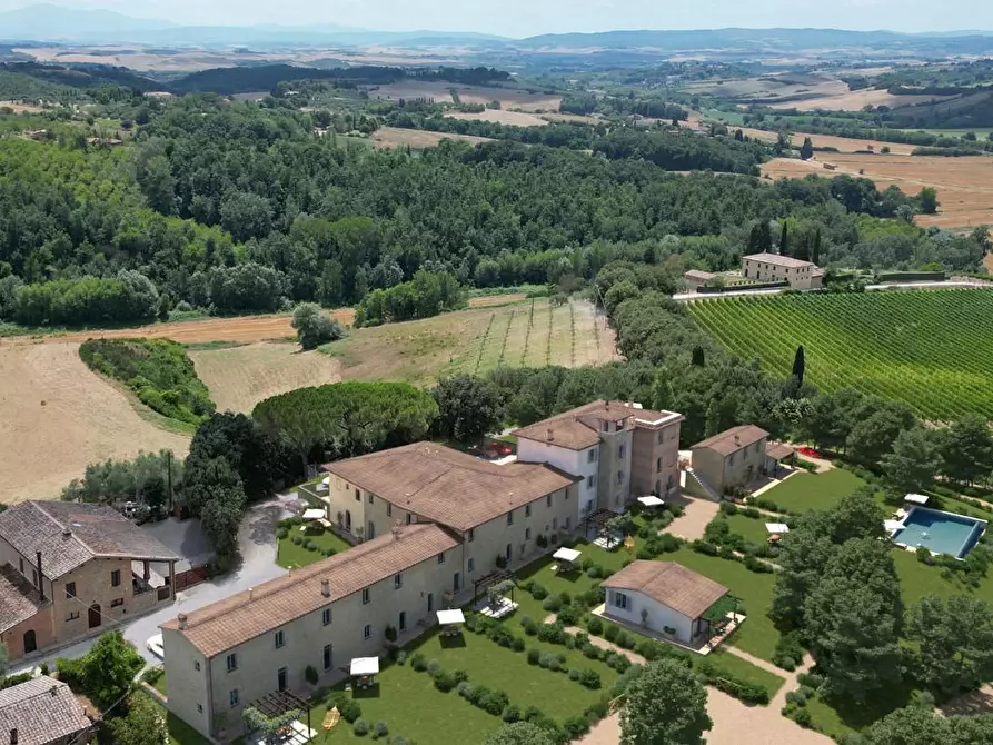 Immagine 2 di Appartamento in vendita  a Siena
