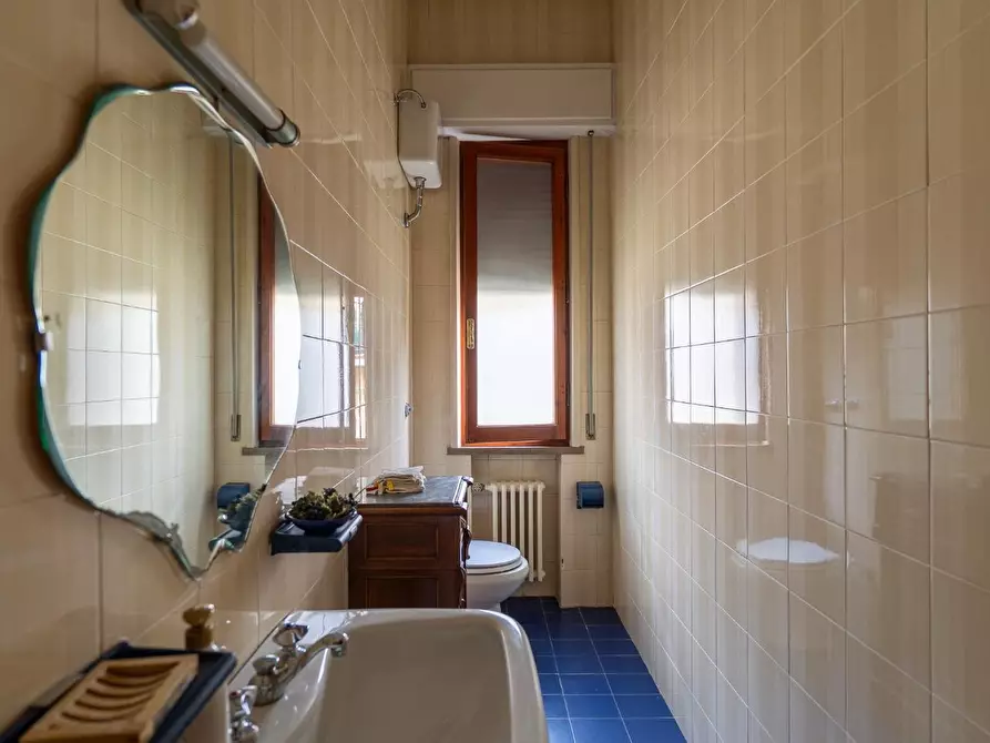 Immagine 43 di Villa in vendita  a Capraia E Limite