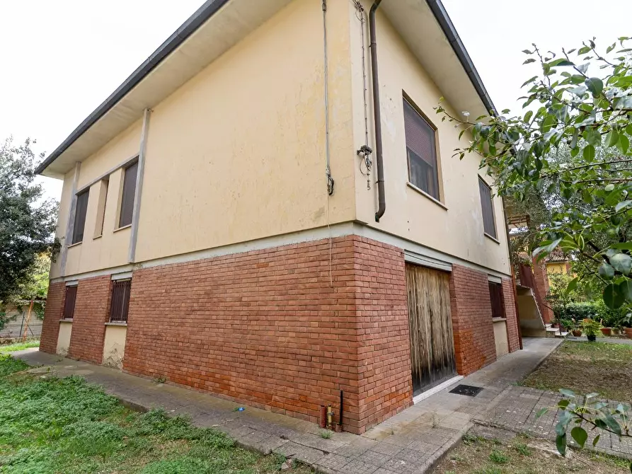 Immagine 6 di Villa in vendita  a Capraia E Limite