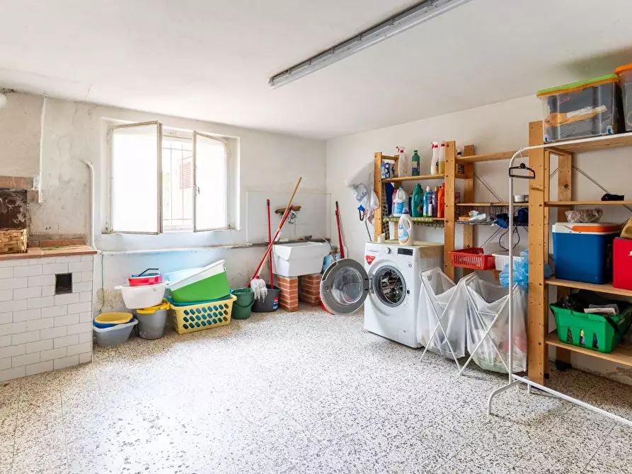 Immagine 41 di Villa in vendita  a Capraia E Limite