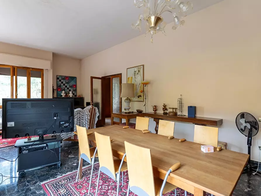 Immagine 17 di Villa in vendita  a Capraia E Limite