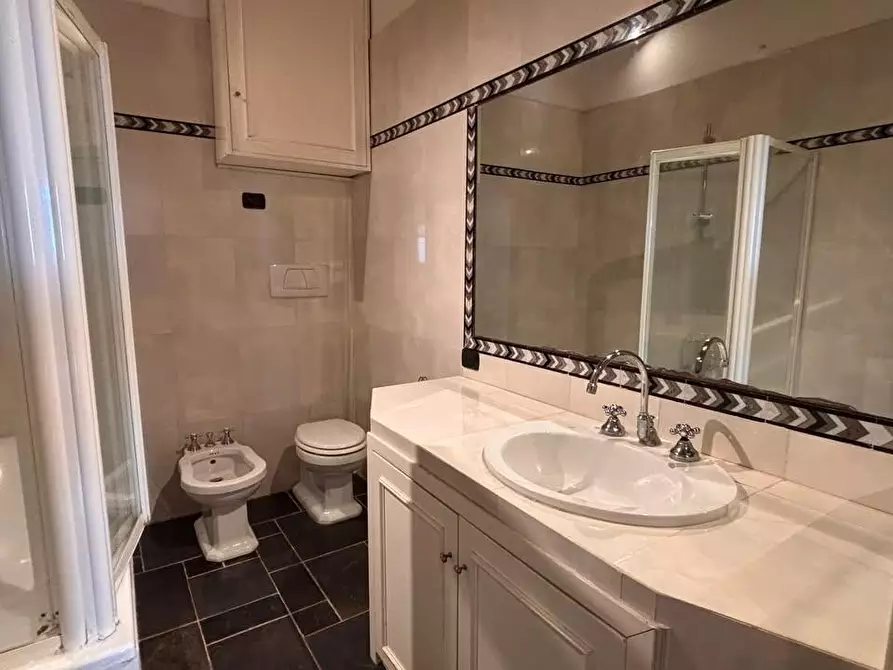 Immagine 14 di Appartamento in affitto  a Siena