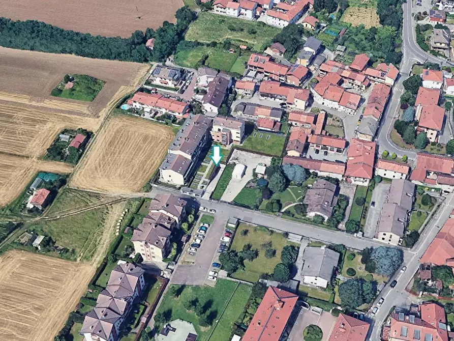 Immagine 1 di Garage in vendita  a Ornago