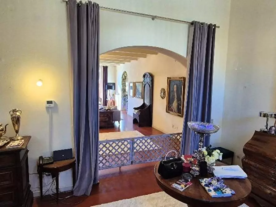 Immagine 15 di Villa in vendita  a Cascina