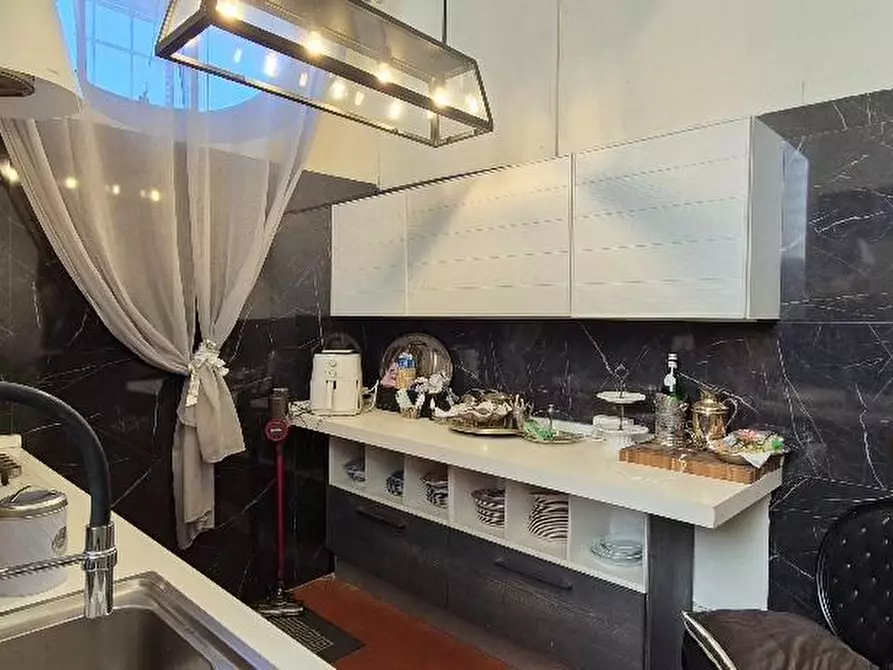 Immagine 21 di Villa in vendita  a Cascina