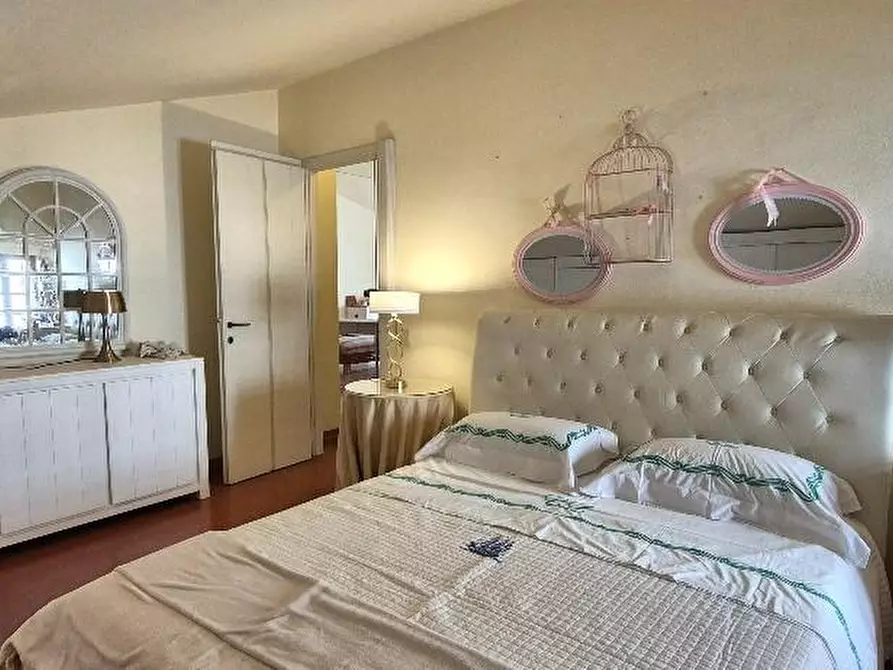 Immagine 43 di Villa in vendita  a Cascina