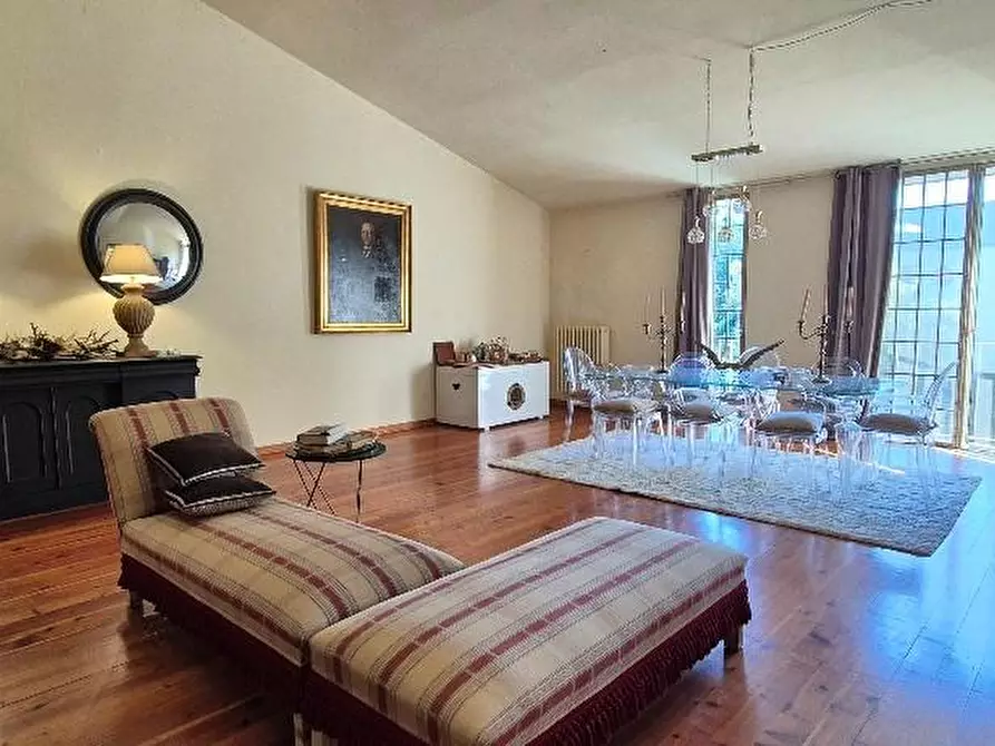 Immagine 31 di Villa in vendita  a Cascina