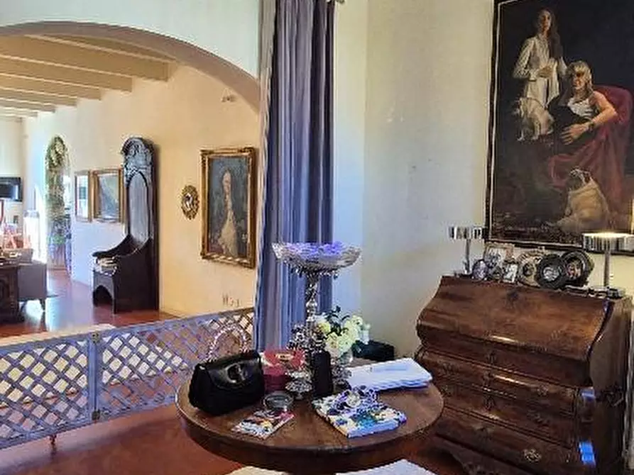 Immagine 16 di Villa in vendita  a Cascina