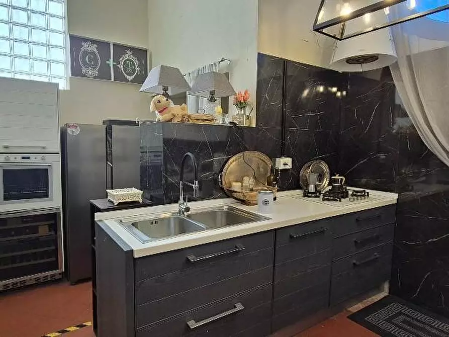 Immagine 20 di Villa in vendita  a Cascina