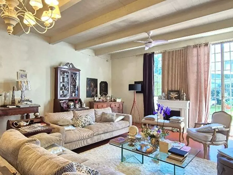 Immagine 2 di Villa in vendita  a Cascina