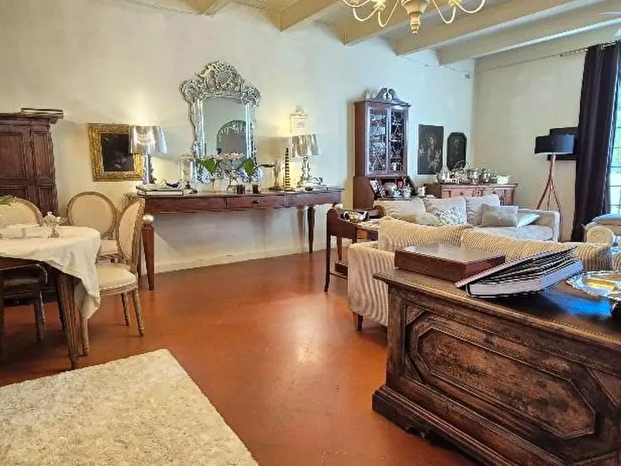 Immagine 10 di Villa in vendita  a Cascina