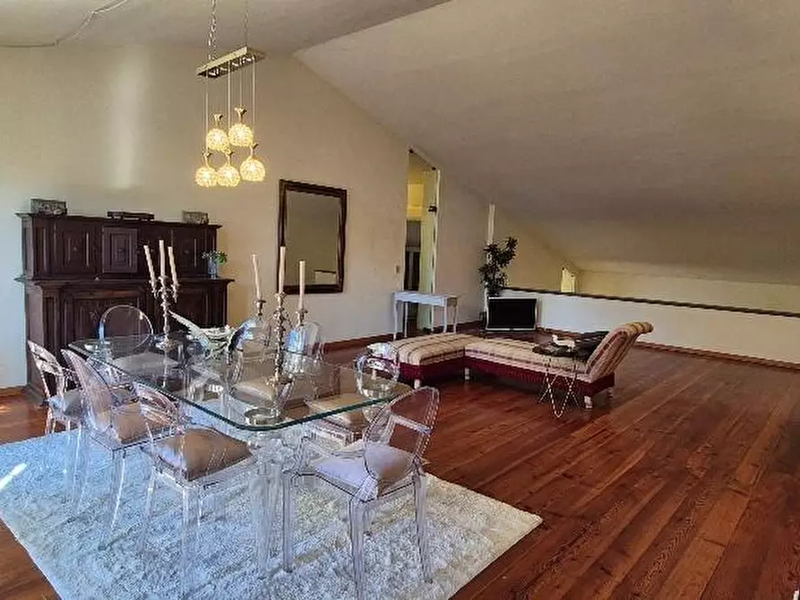 Immagine 28 di Villa in vendita  a Cascina