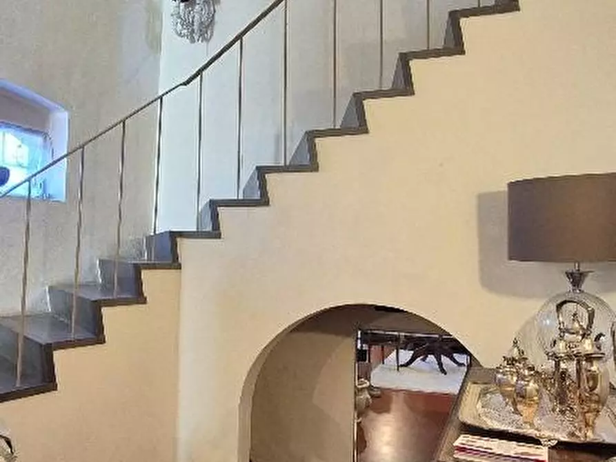 Immagine 27 di Villa in vendita  a Cascina