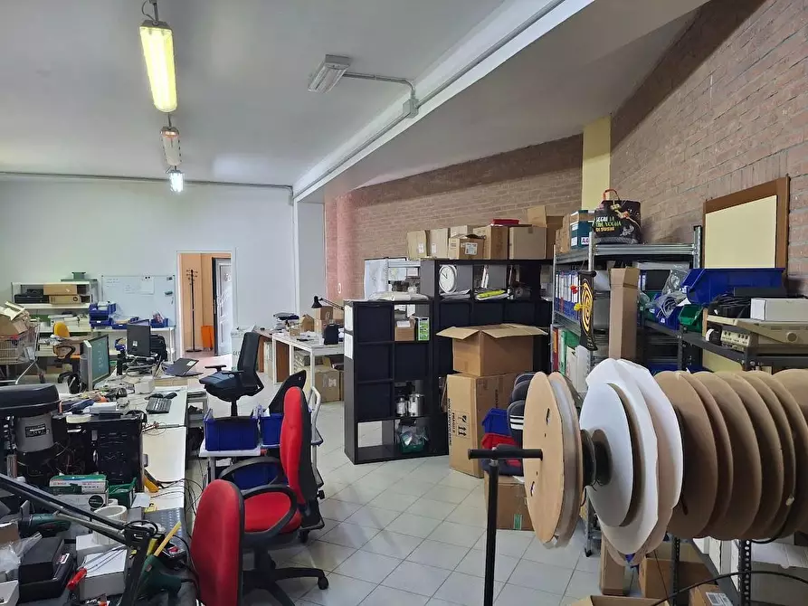 Immagine 18 di Laboratorio in affitto  a Pisa