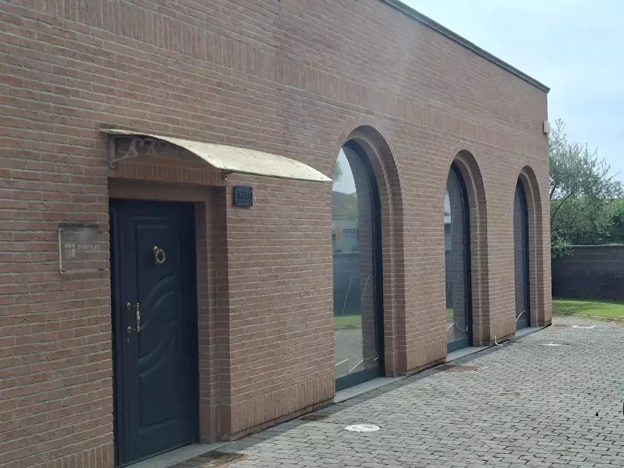 Immagine 10 di Laboratorio in affitto  a Pisa