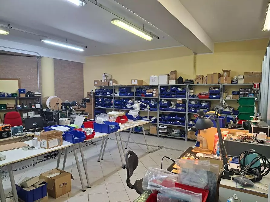 Immagine 5 di Laboratorio in affitto  a Pisa