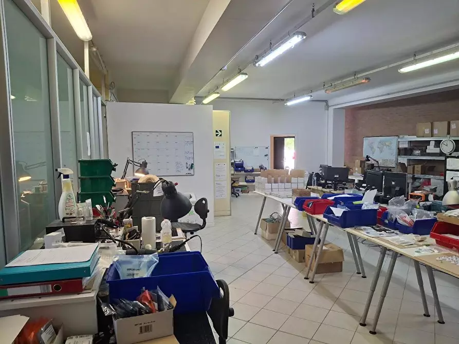 Immagine 6 di Laboratorio in affitto  a Pisa