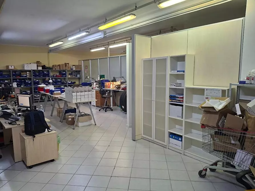 Immagine 20 di Laboratorio in affitto  a Pisa
