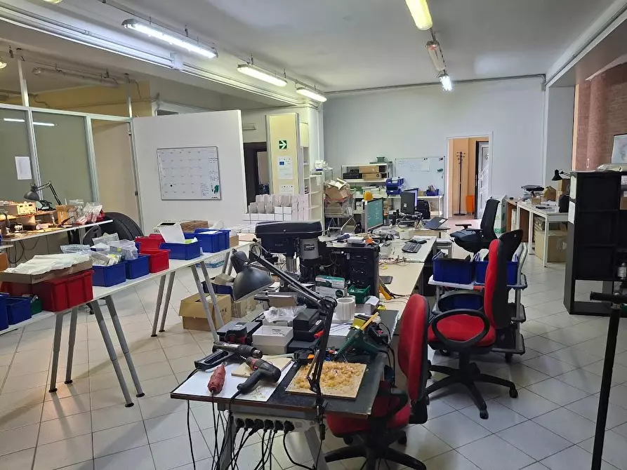 Immagine 17 di Laboratorio in affitto  a Pisa