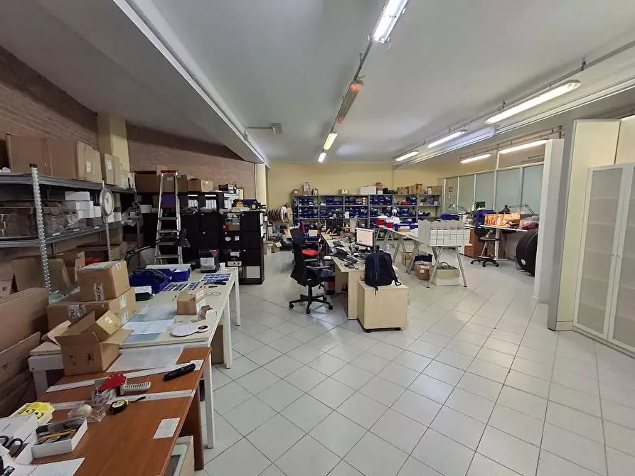 Immagine 19 di Laboratorio in affitto  a Pisa