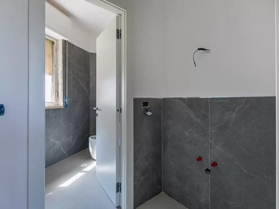 Immagine 19 di Appartamento in vendita  a Livorno