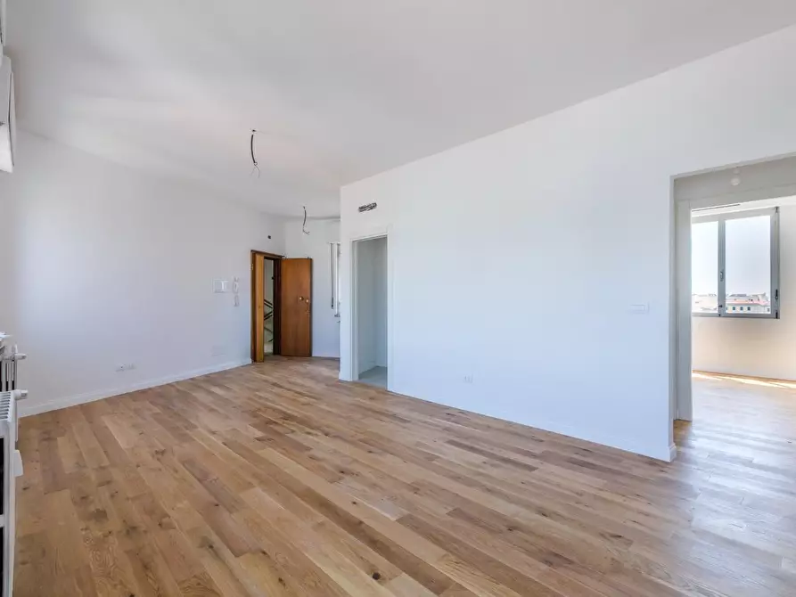 Immagine 22 di Appartamento in vendita  a Livorno