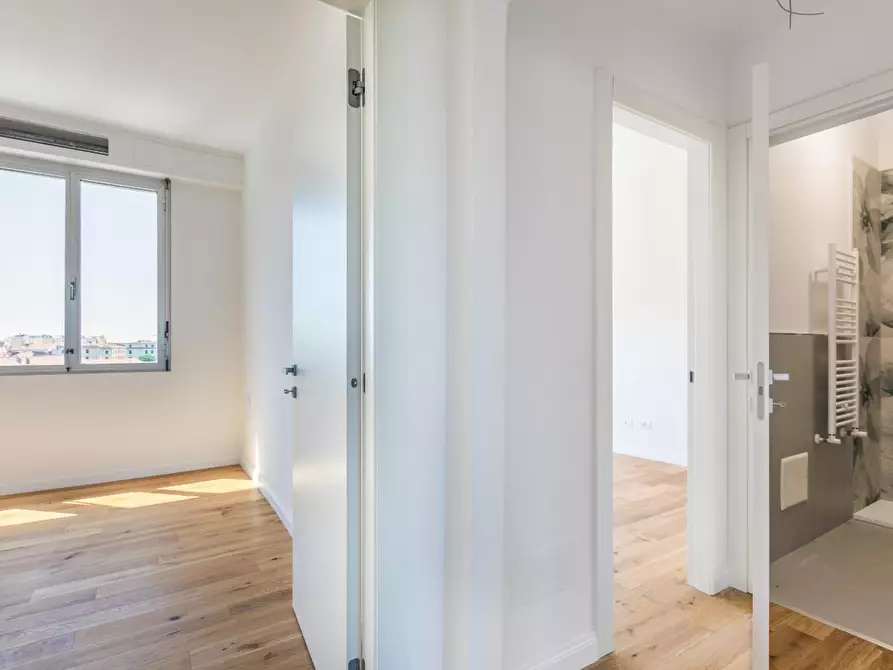 Immagine 18 di Appartamento in vendita  a Livorno